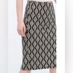 Zara black and white geometric pencil midi skirt size S